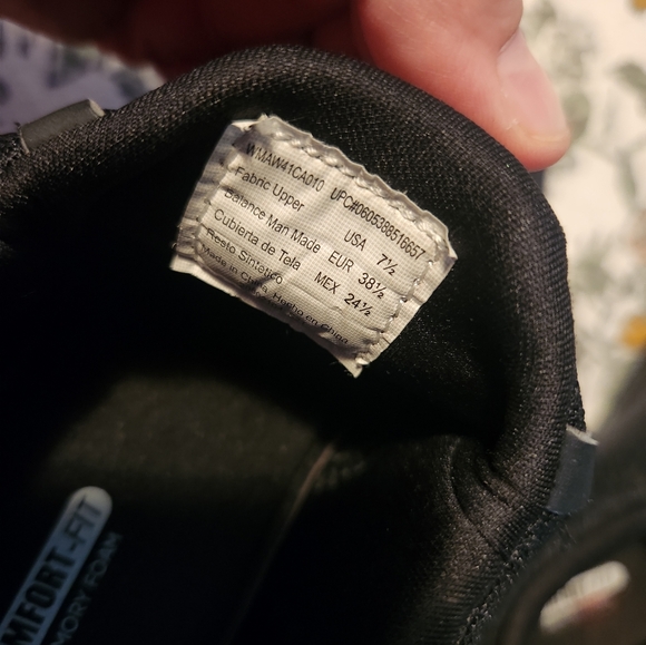 Athletic works black sneakers - Picture 2 of 7